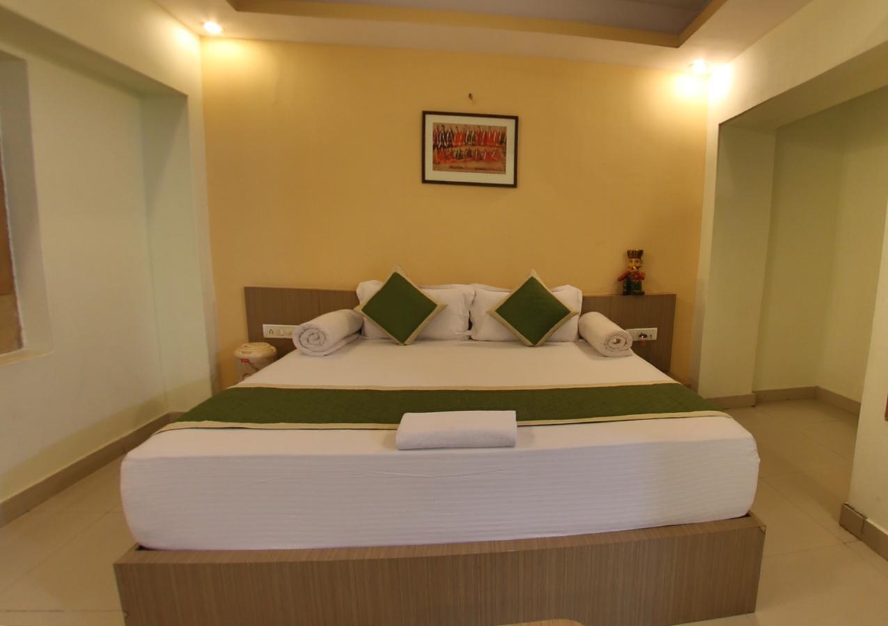 Hotel Vrinda Palace Джайсалмер Экстерьер фото